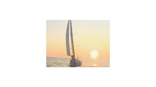 Desať námorných jácht z desiatich krajín súperí na prestížnej regate okolo sveta