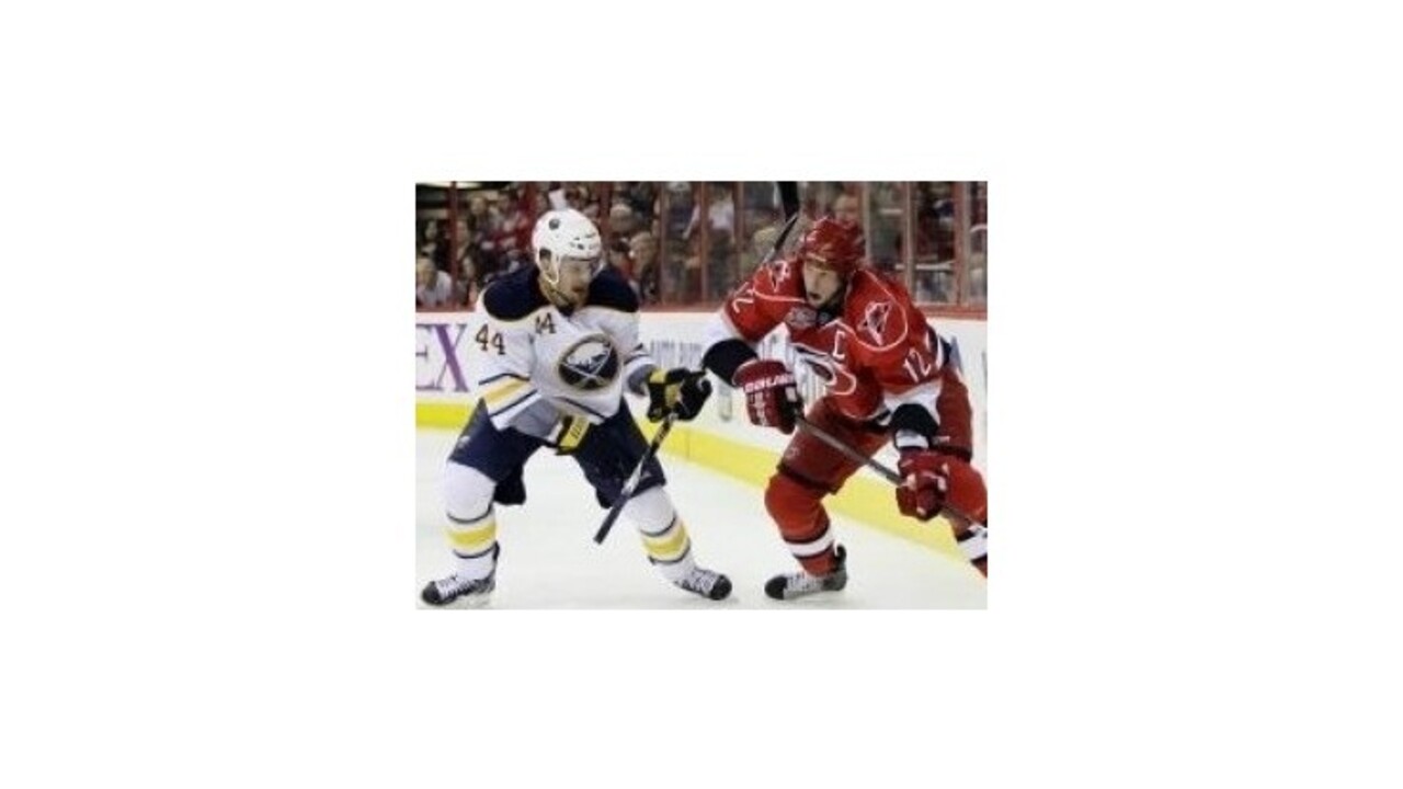 Asistencia Sekeru pri prehre Buffala