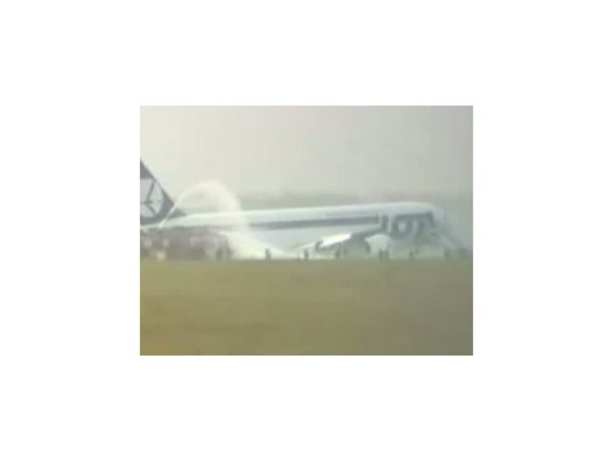 V Poľsku pristálo lietadlo bez vysunutého podvozka