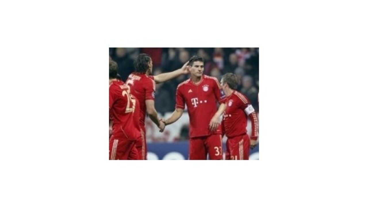 Gomezov hetrik, do osemfinále s Bayernom aj Real Madrid