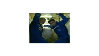 Vesmírna loď Sojuz s troma astronautmi sa spojila s ISS