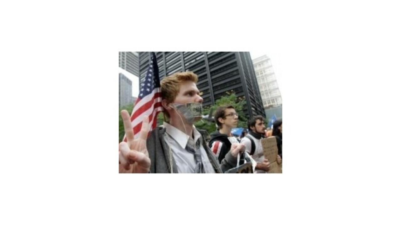 V New Yorku zatkli najmenej 200 prívržencov hnutia Obsaďte Wall Street