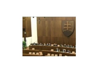 Hľadajú sa hlasy na rozpočet