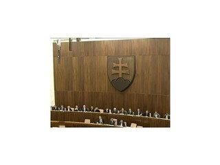 Do sudcovských komisií parlament nezvolil nikoho
