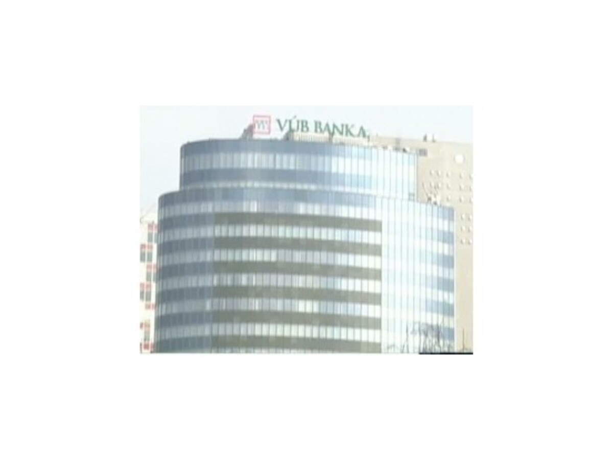 Fitch reviduje ratingy VÚB banky s možnosťou zníženia