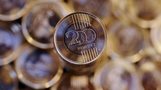 Spor medzi Maďarskom a EÚ má prvú obeť. Je ňou forint, ktorý padol na rekordné minimum