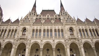 Maďarsko reagovalo neskoro na otázky Európskej komisie o verejných zákazkách