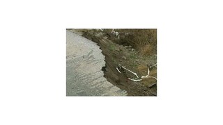 Počasie zhoršuje zosuvy svahu v obci Vinohrady nad Váhom