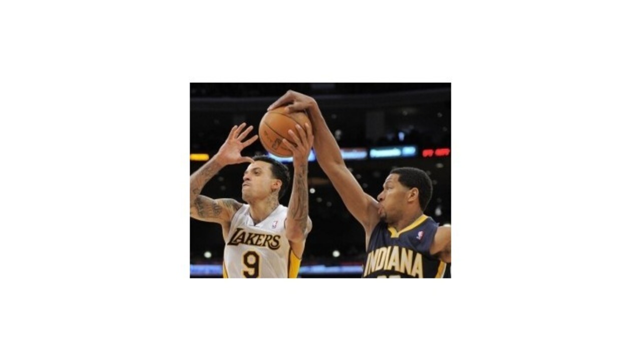 Lakers prehrali doma s Pacers, Miami doma padlo s Milwaukee
