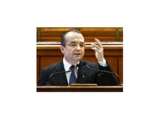 Rumunský premiér Boc po protivládnych protestoch odstúpil z funkcie