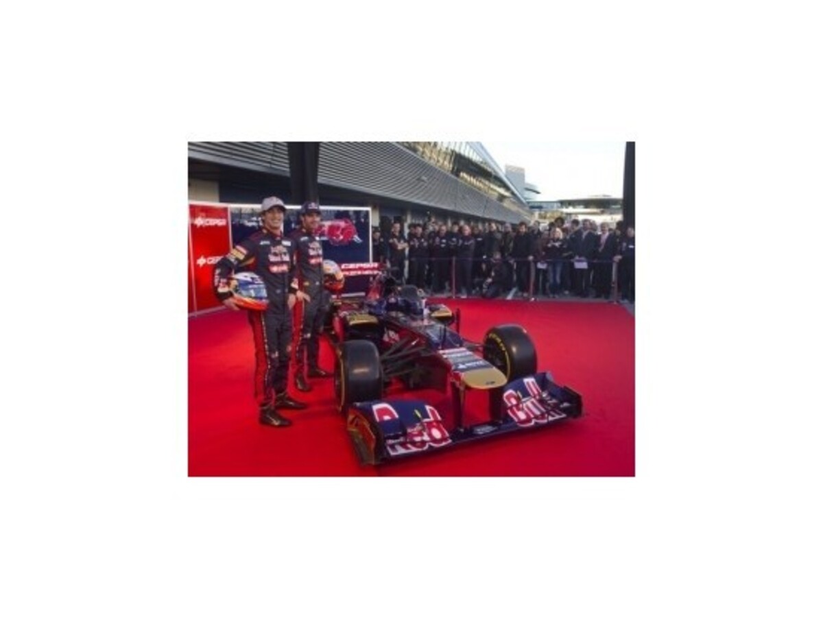 Vettel očakáva v roku 2012 vyrovnanejší boj o titul