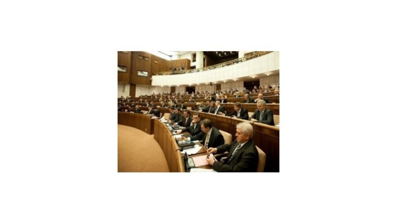 Niektorí podnikatelia budú môcť z áut odstrániť deliacu mriežku