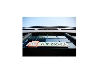 Agentúra Fitch znížila ratingy VÚB banky