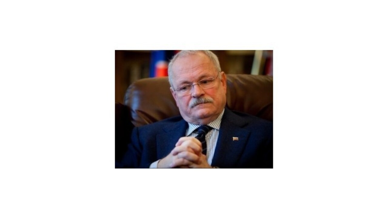 Podľa prezidenta má petícia SDKÚ-DS odviesť pozornosť od kauzy Gorila