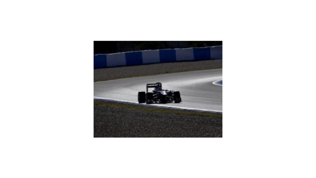 Räikkönen s Lotusom ovládol prvý testovací deň sezóny