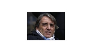 Tréner Manchestru City Roberto Mancini kritizuje Téveza