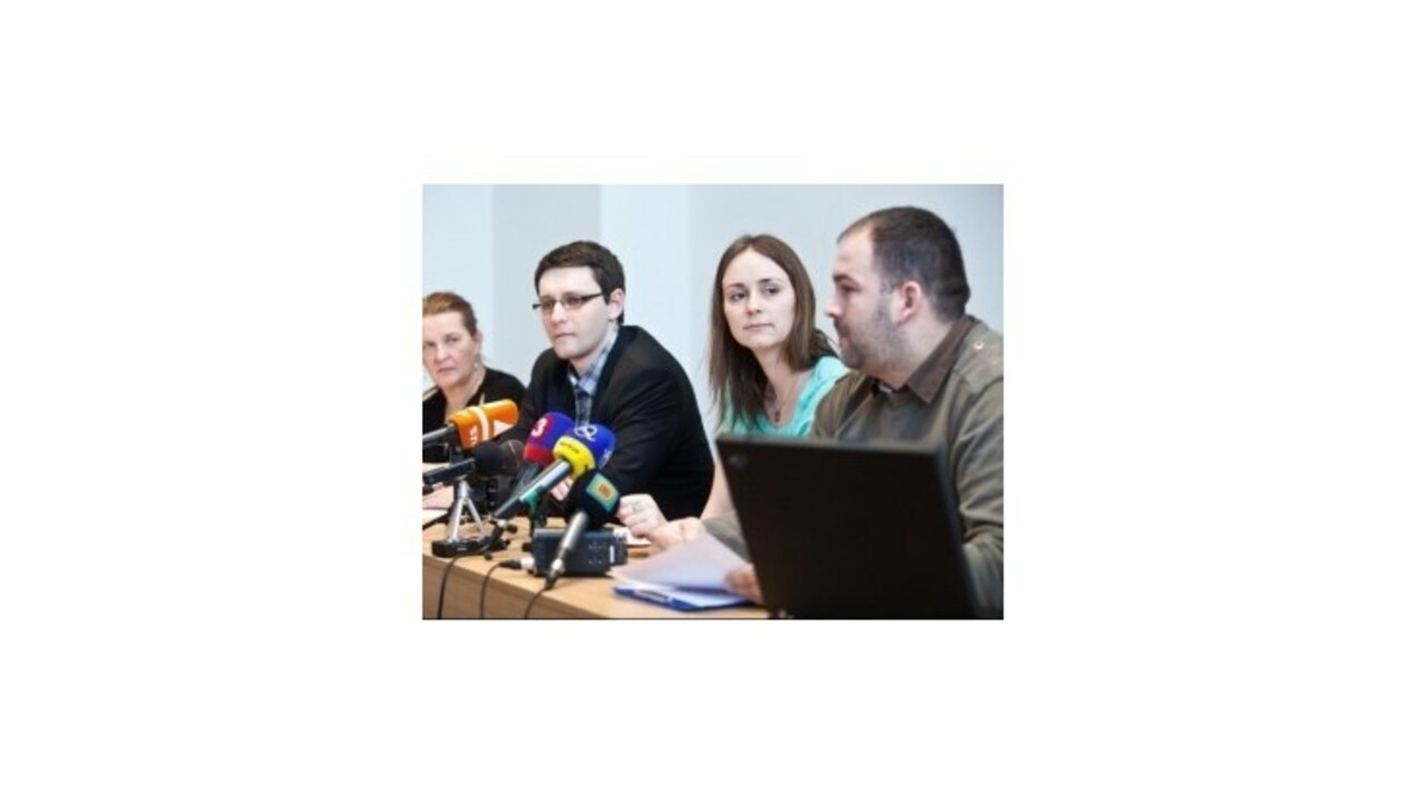 Predčasné voľby požadujú aktivisti zrušiť ako protiústavné