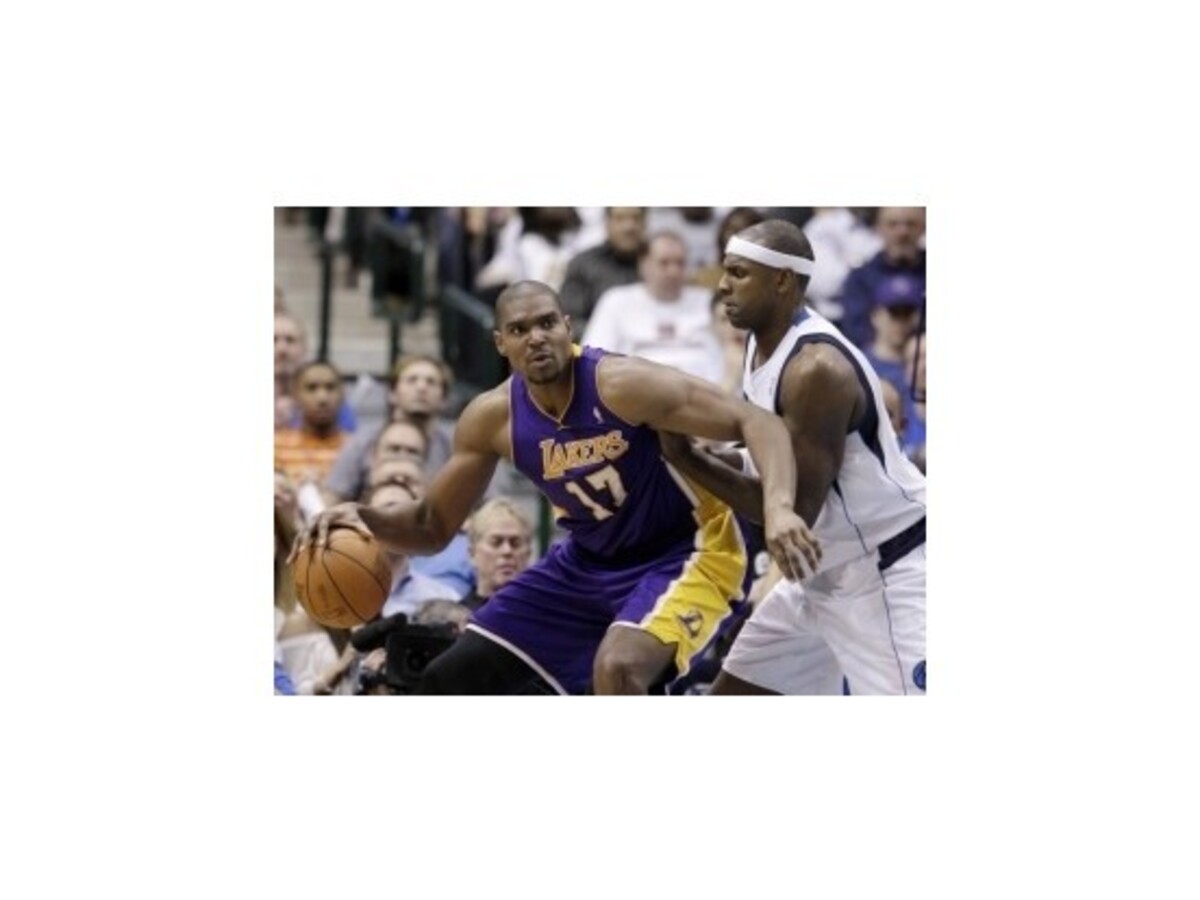 NBA: Lakers vyhrali v prestížnom súboji v Dallase