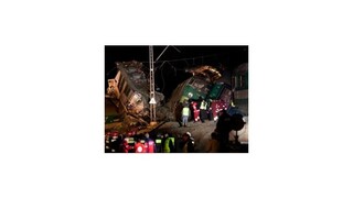 Zrážku dvoch vlakov v Poľsku neprežilo najmenej 15 ľudí