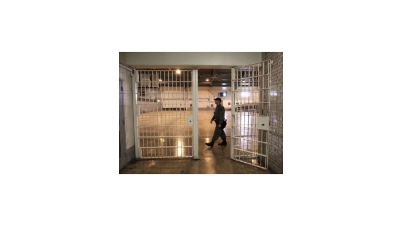 Afganistan a USA sa dohodli na odovzdaní väzníc