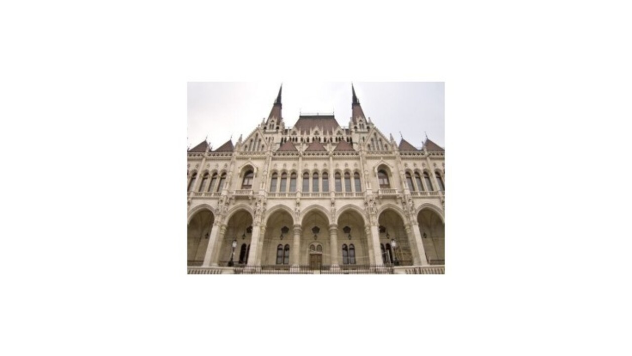 Maďarsku zmrazili takmer pol miliardy eur z kohézneho fondu