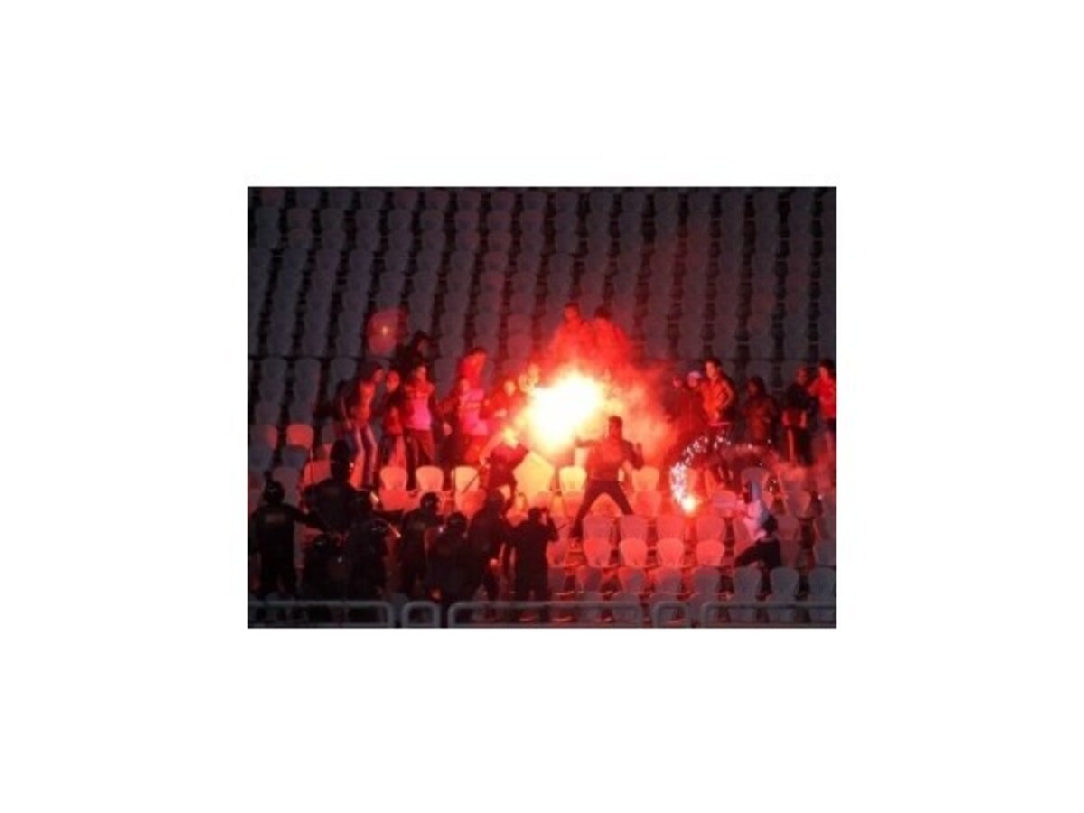 Za februárovú tragédiu na futbalovom štadióne budú súdiť 75 Egypťanov
