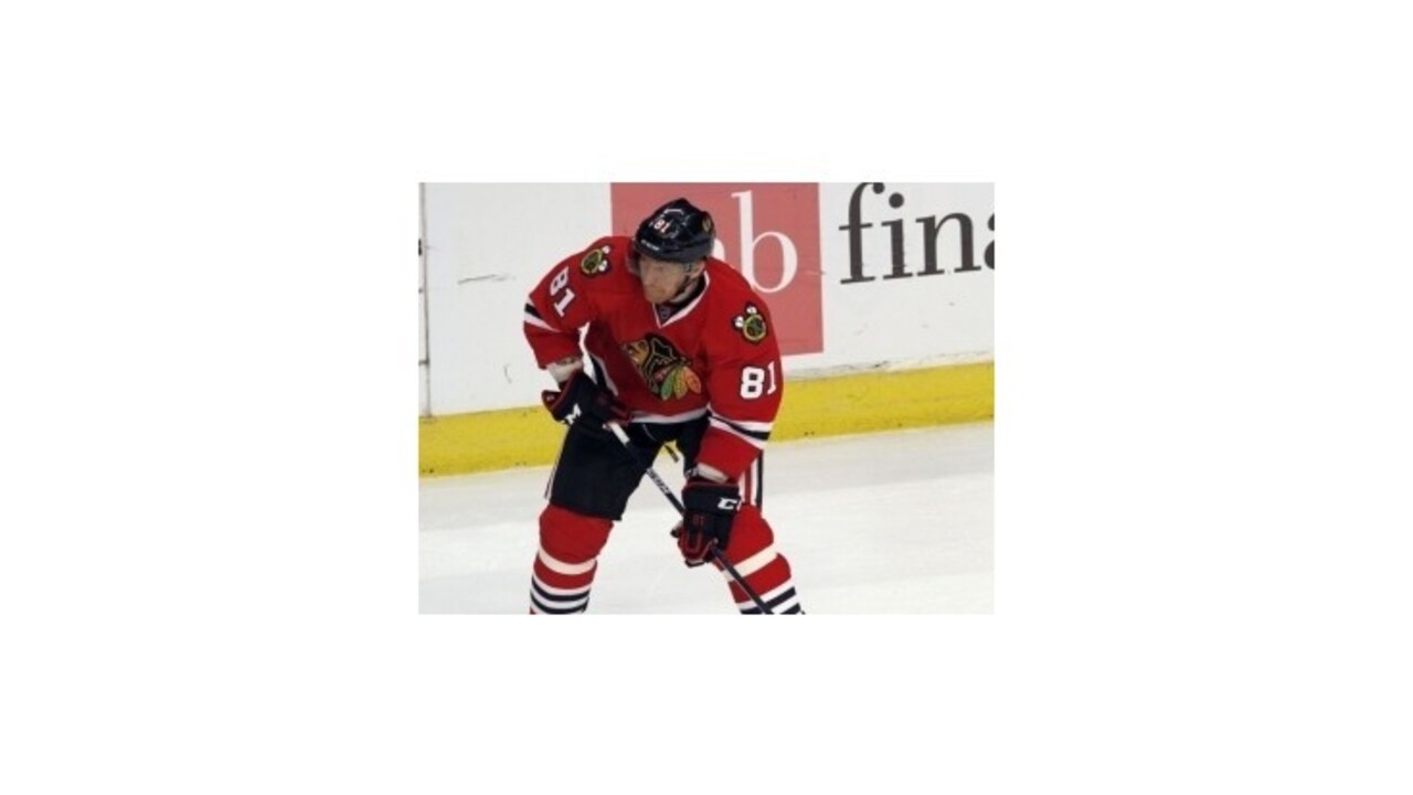 Hossa s gólom a výhrou, losangelské derby pre Kings