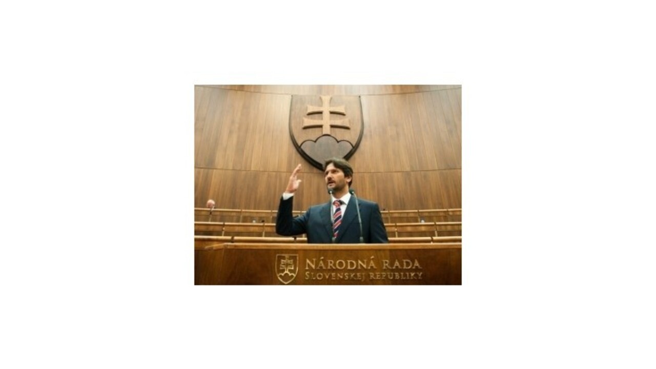 Kaliňák bude dozerať na zlučovanie spravodajských služieb