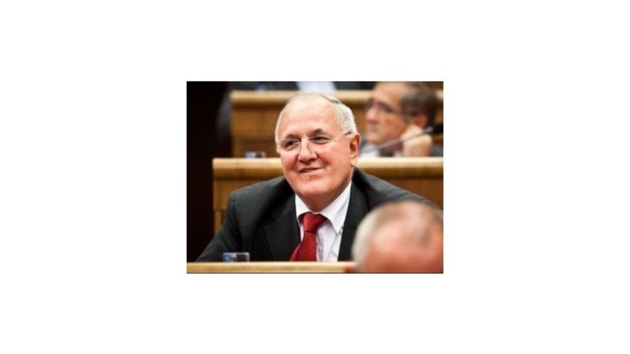Čaplovič učiteľom v budúcom roku vyššie platy nesľubuje