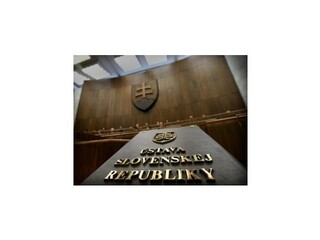 Za zámenu dátumu na návrhu zákona môže ľudská chyba pracovníčky parlamentu