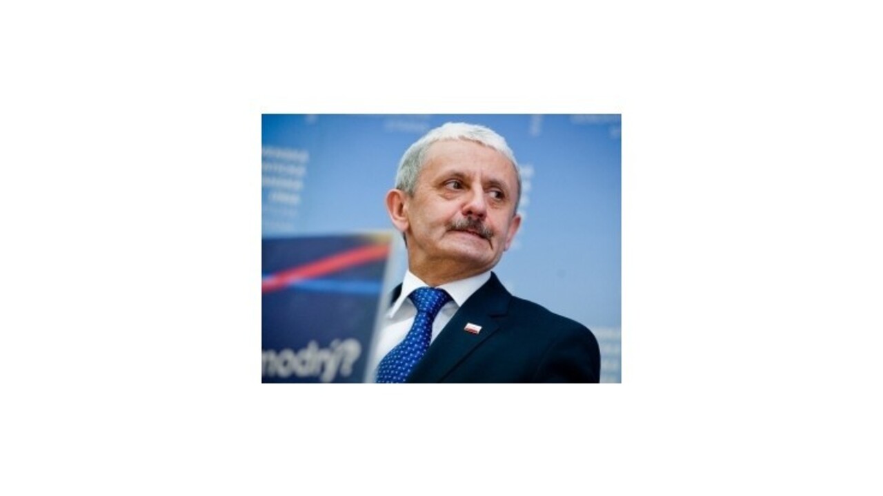 Dzurinda prepúšťal diplomatov a zamestnával straníkov, tvrdí MZV