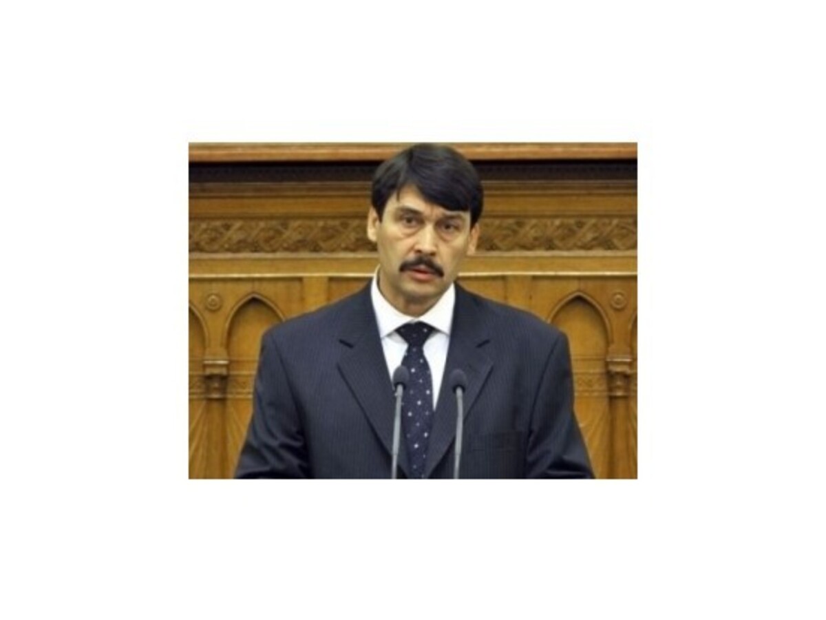 Maďari sa musia vyrovnať sami so sebou, vyhlásil nový prezident
