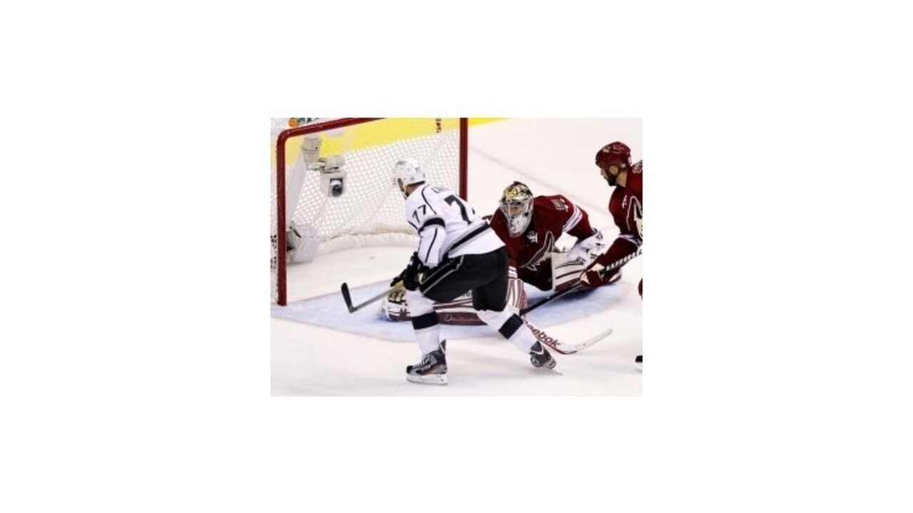 LA Kings vygumovali Phoenix, Carter s hetrikom