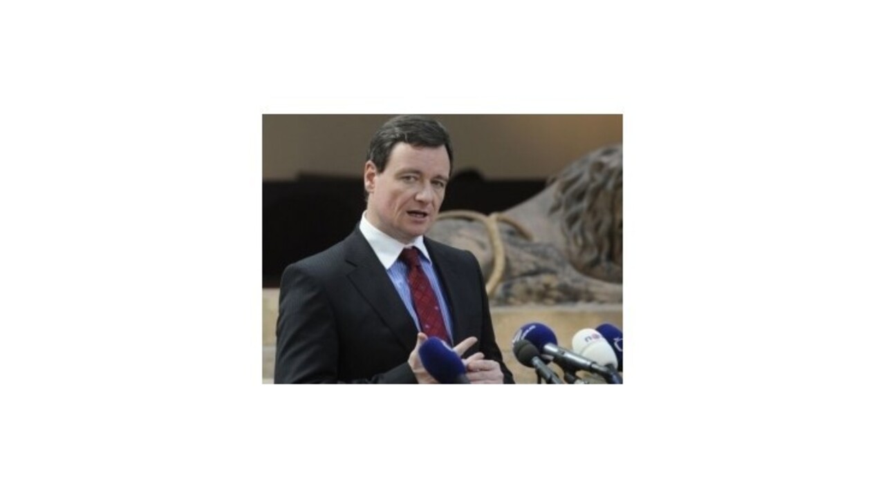 Rathovi našli milióny pod podlahou, prišiel o funkciu a o slobodu