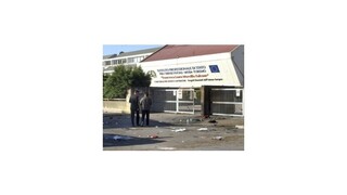 Výbuch pred školou v Taliansku má už dve obete