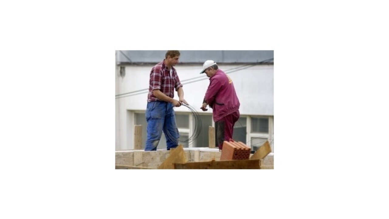 Premiér: Pracovné dohody predstavujú únik peňazí