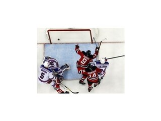 Devils porazili Rangers 4:1 a vyrovnali stav série na 2:2