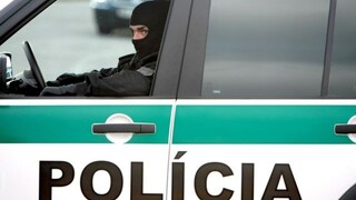 Kukláči úbok policajti (SITA)