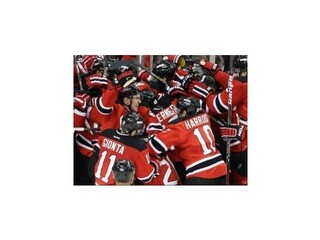 New Yersey Devils zdolali Rangers a postupujú do finále play-off NHL