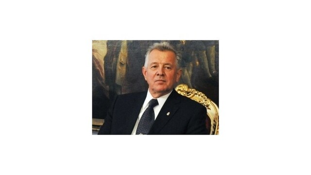 Maďarský exprezident Schmitt žaluje univerzitu za odobratie titulu