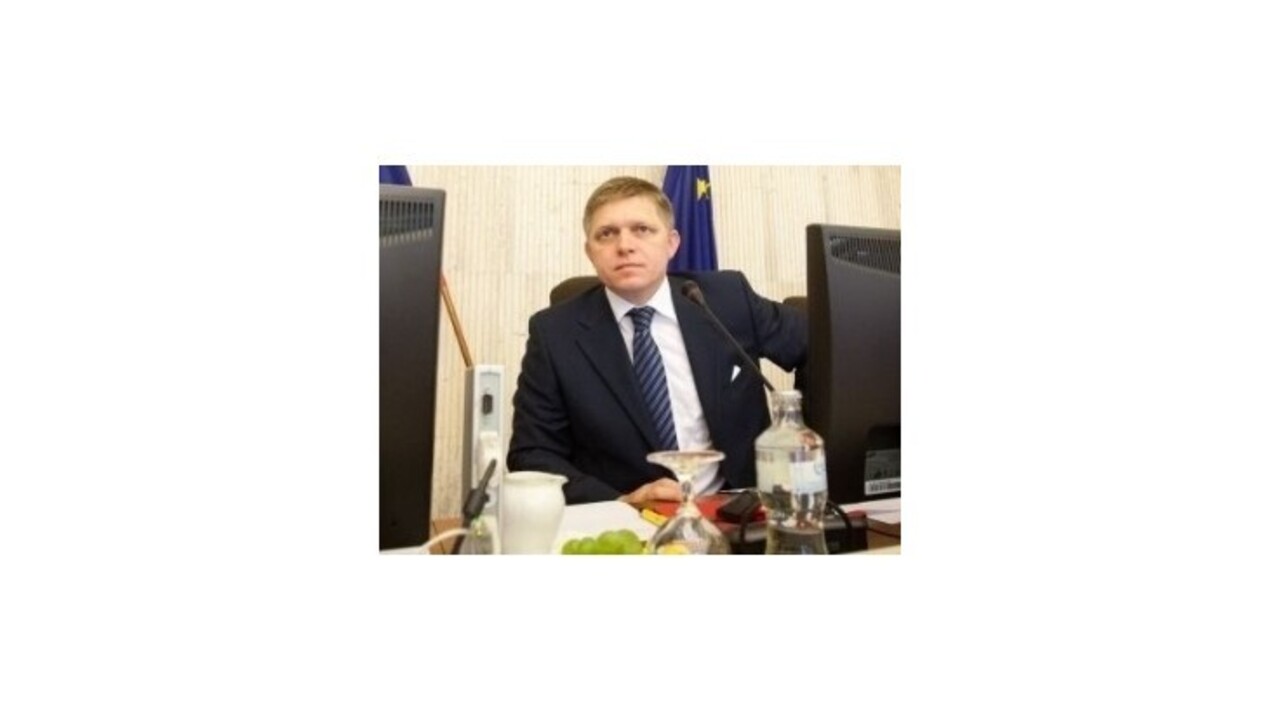 Fico: Pri príjme nad 3246 eur sa daň zvýši o 6 percent