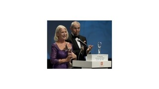 Helen Mirren si na MFF Karlovy Vary prevzala Krištáľový glóbus