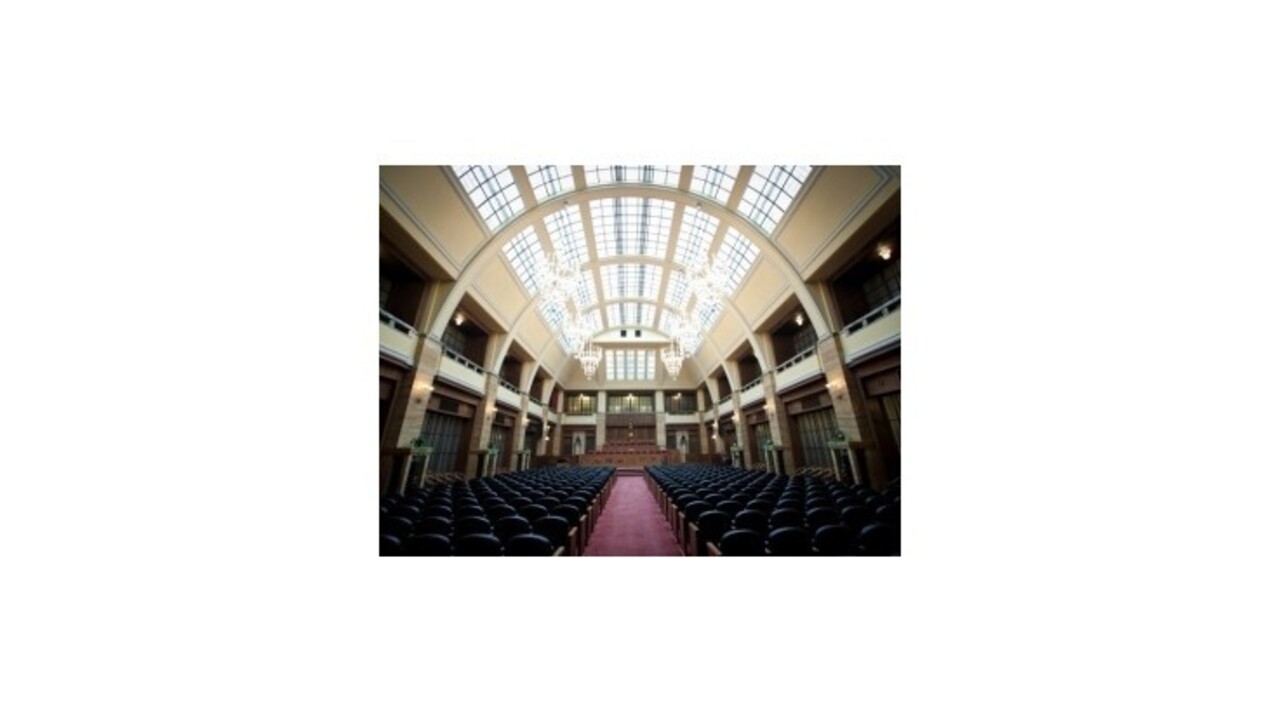 Vysokoškolských učiteľov obmedzia týždnovým limitom hodín