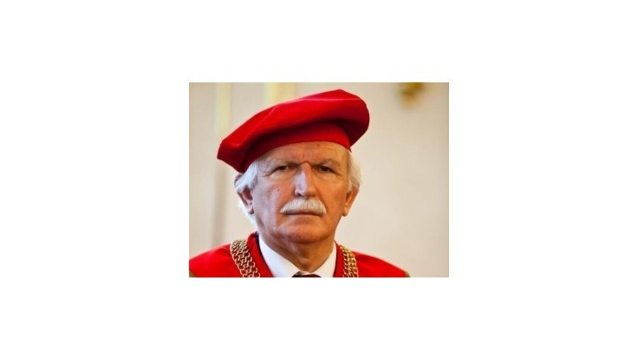 Akademický senát odvolal rektora policajnej akadémie Krajníka