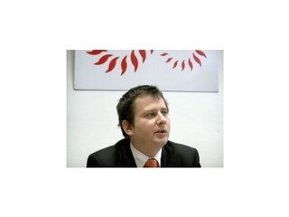 ÚPN mal zamestnať bývalého komunistu