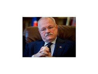 Prezident mal udeliť tituly aj proti vôli ministra