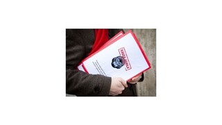 Nicholsonova kniha Gorila je po ťažkostiach so súdmi v predaji