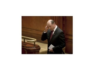 Rumunský prezident Traian Basescu zrejme ostane v úrade
