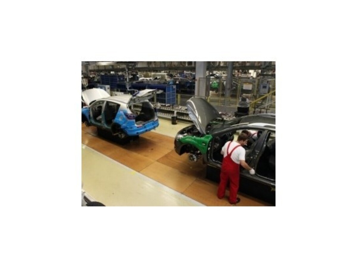 V európskom automobilovom priemysle príde o prácu pol milióna ľudí