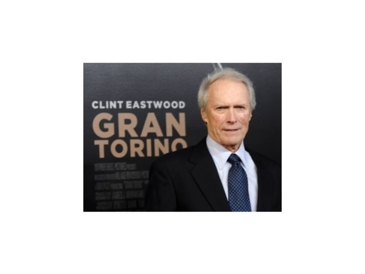 Herec a režisér Clint Eastwood podporil republikána Romneyho